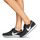 Sko Dame Lave sneakers Nike VENTURE RUNNER Sort / Hvid